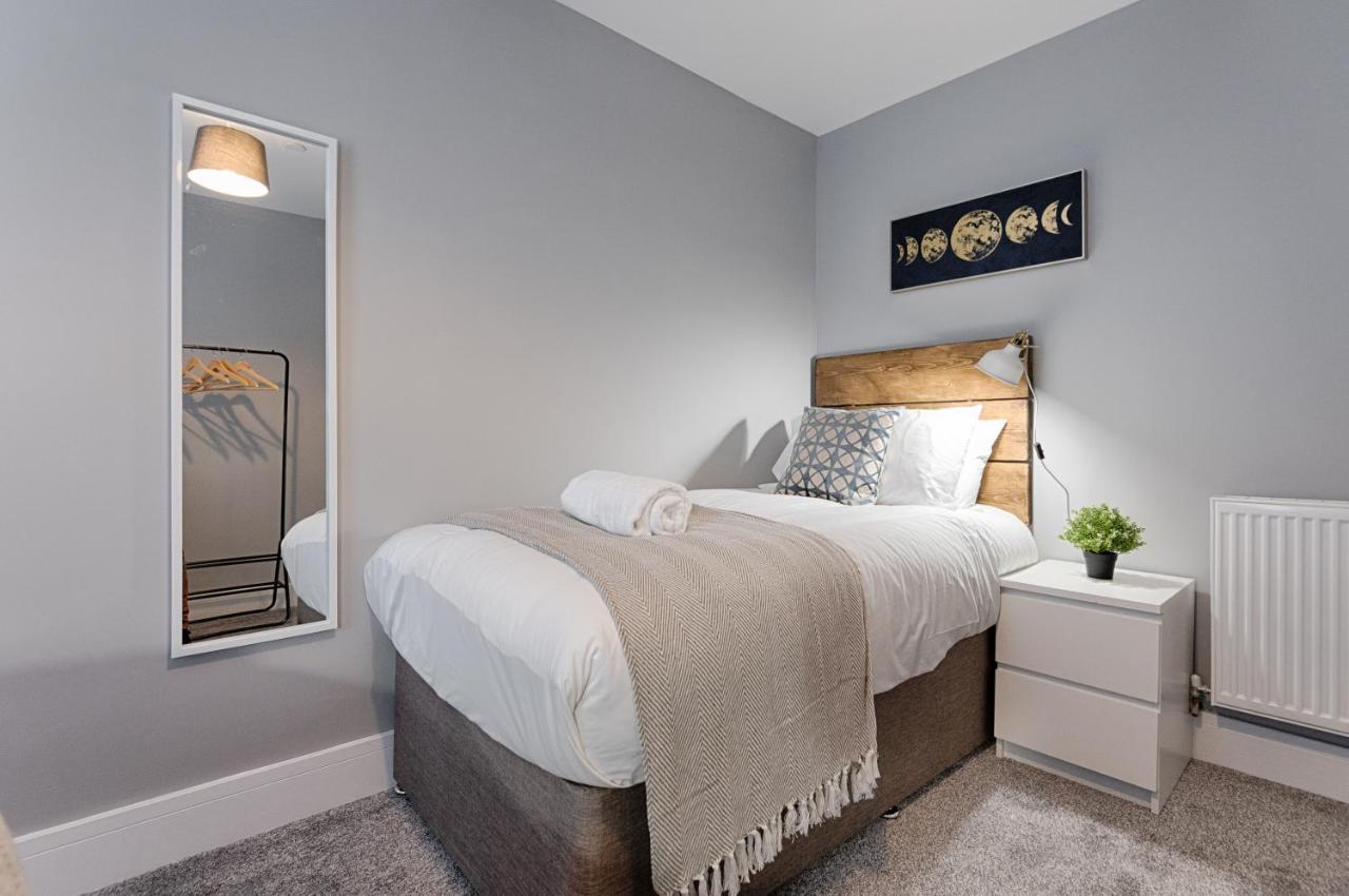 3Rm Flat, Smart Tv'S, Close To All Amenities Ланели Екстериор снимка