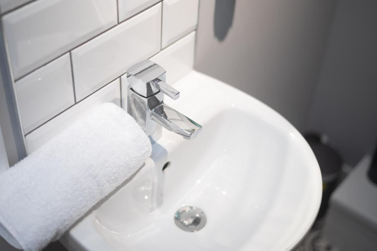 3Rm Flat, Smart Tv'S, Close To All Amenities Ланели Екстериор снимка